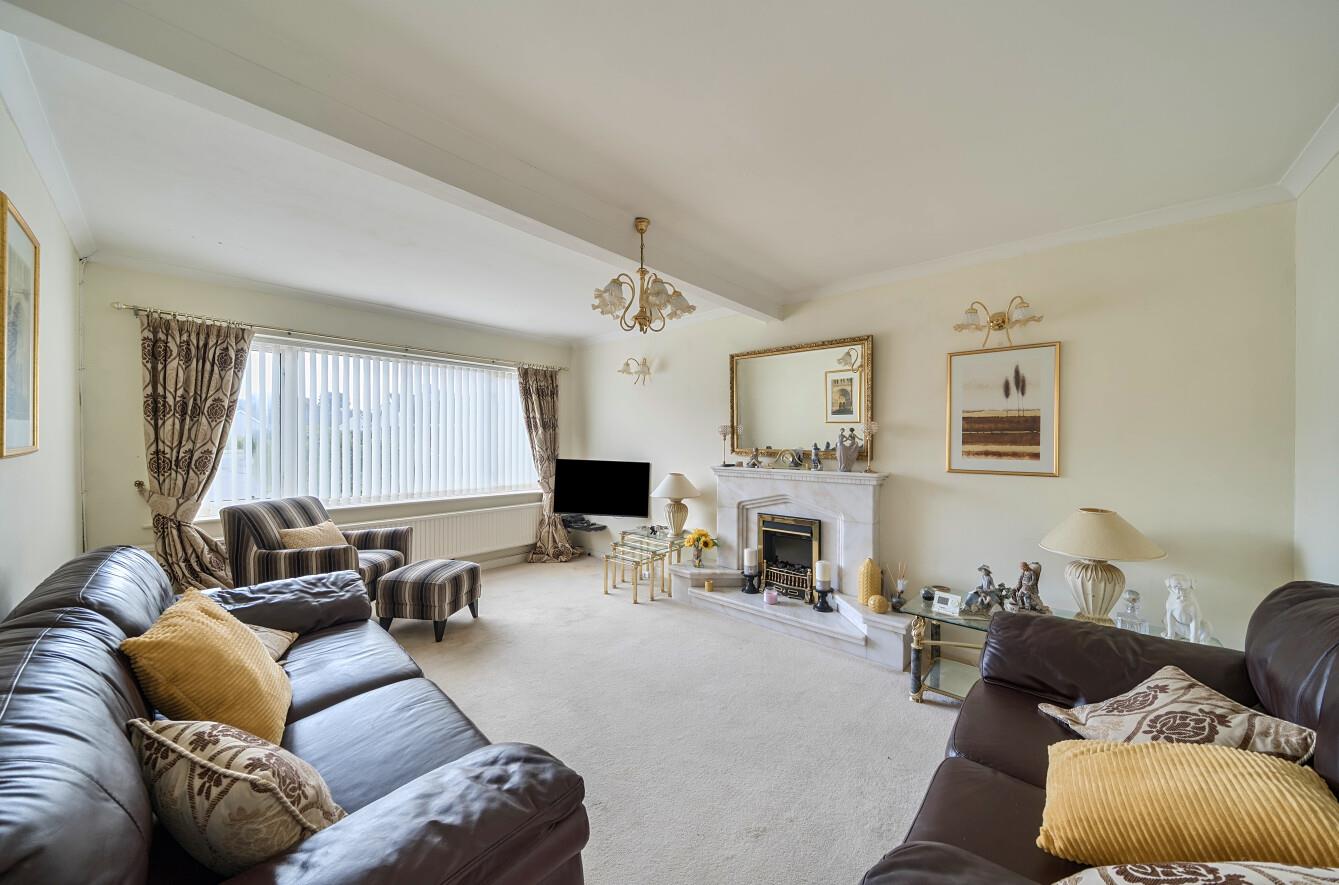 Mendip Close, Fforestfach, Swansea, SA5 5AB